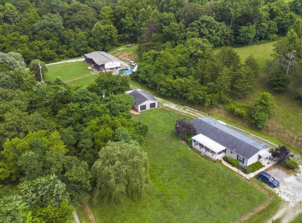 6153 Wood School Road, Gallipolis Ferry, WV 25515