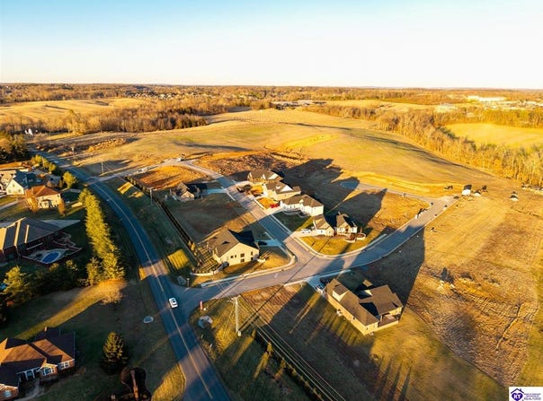 206 Fall Creek Lane, Elizabethtown, KY 42701