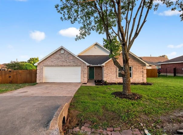 416 Griffin Street, Lancaster, TX 75146