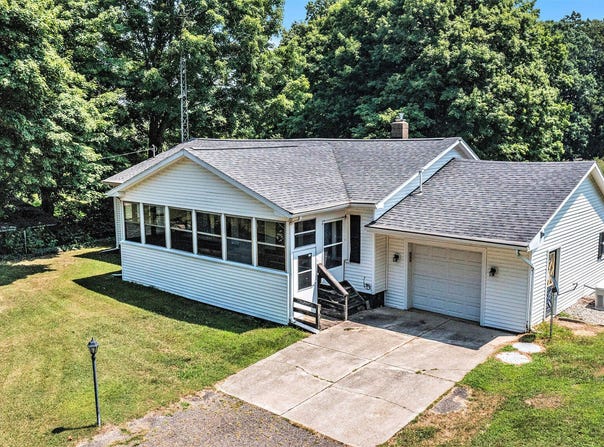 53279 Bent Road, Marcellus, MI 49067