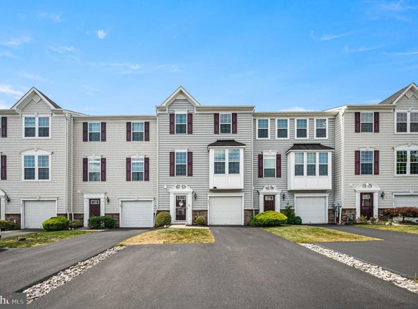 109 TULIP LANE, GILBERTSVILLE, PA 19525