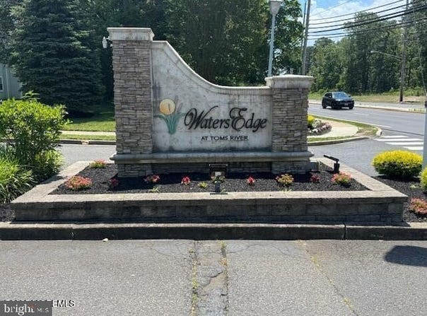 1916 WATERS EDGE DRIVE, TOMS RIVER, NJ 08753