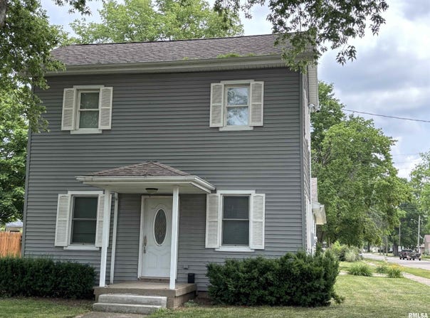 600 EDWARD Street, Henry, IL 61537