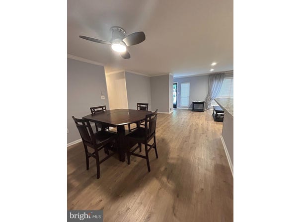 20 VERSAILLES COURT, HAMILTON, NJ 08619