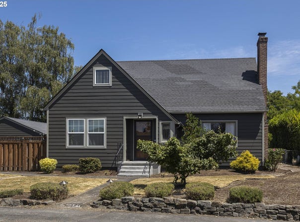 1040 S PARK ST, Carlton, OR 97111