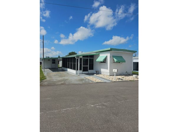 6135 66th street  north, St Petersburg, FL 33709