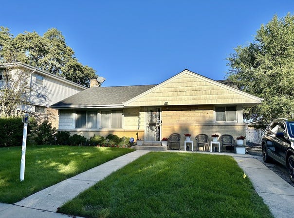 8729 N Oriole Avenue, Niles, IL 60714