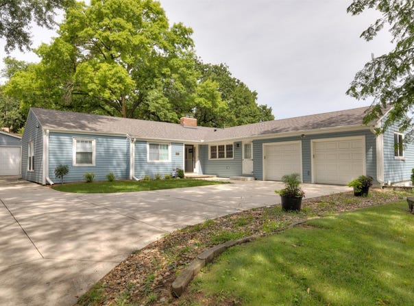 3300 SW 35th Street, Des Moines, IA 50321