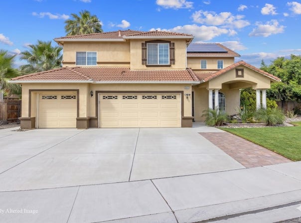 1077 Paradise Drive, Lemoore, CA 93245