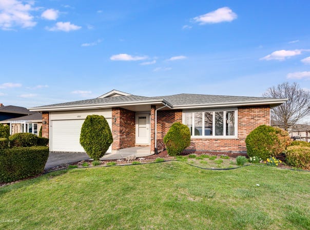 16921 84th Avenue, Tinley Park, IL 60477