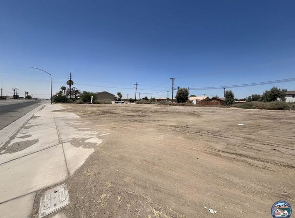 285 W Main St, Westmorland, CA 92281
