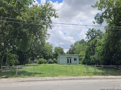 224 Dora, San Antonio, TX 78212