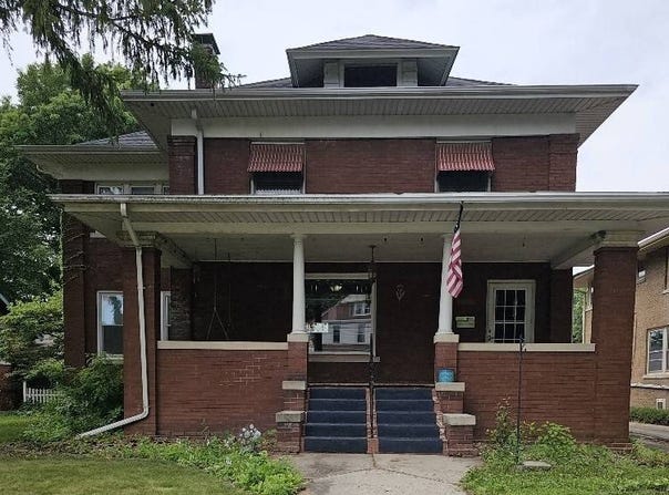 1008 Cedar Street, Galesburg, IL 61401