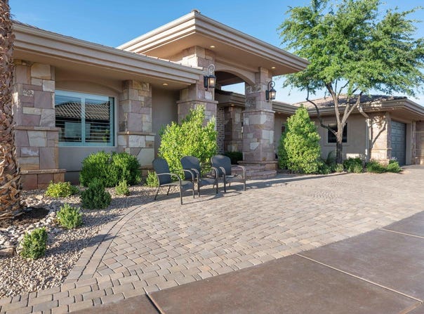 1557 Stone Cliff DR, St George, UT 84790