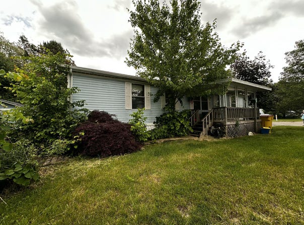 411 Aquaview Drive, Oxford, MI 48371