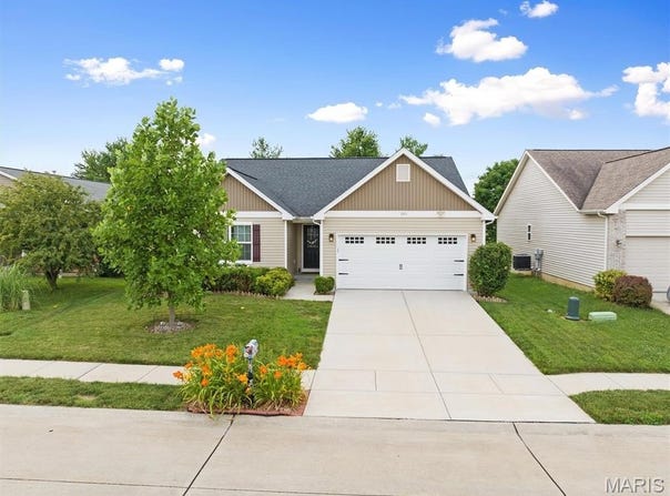 1003 Koenig Drive, Godfrey, IL 62035