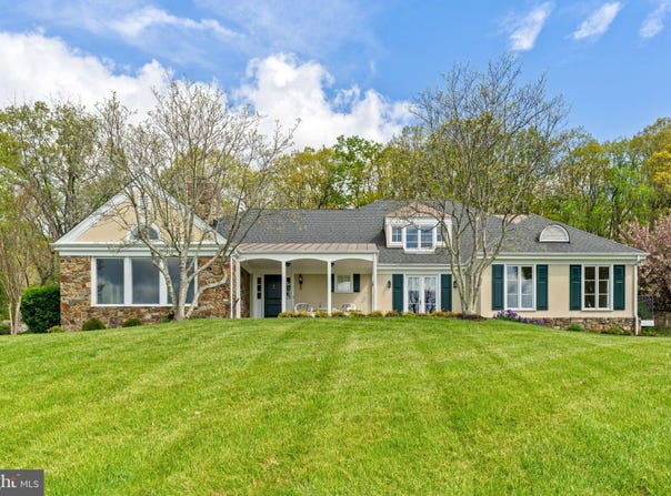 8300 FALCON GLEN ROAD, WARRENTON, VA 20186