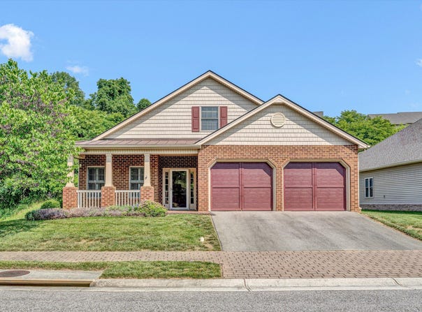 7027 Mountain Spring TRL, Roanoke, VA 24018