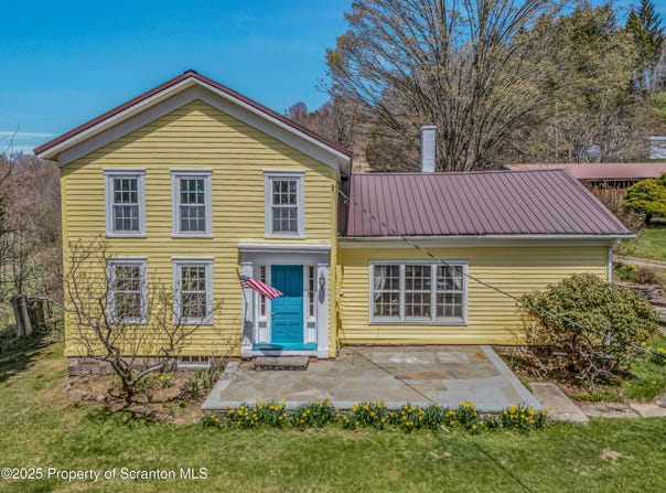 11 Manzer Road, New Milford, PA 18834