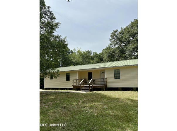 110 Tom Stringfellow Road, Lucedale, MS 39452