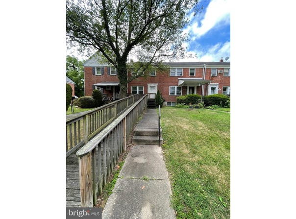 909 E LAKE AVENUE, BALTIMORE, MD 21212
