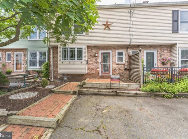 27 WILSON STREET, LAMBERTVILLE, NJ 08530