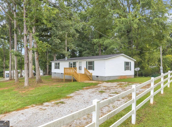 218 Gainesville Street, Carnesville, GA 30521
