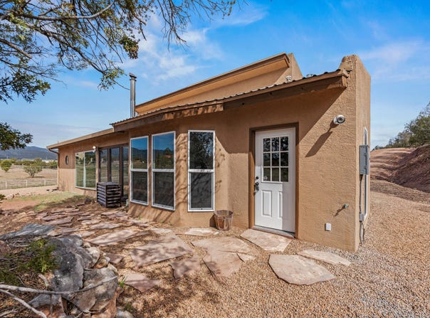14 Lakeview Place, Sandia Park, NM 87047