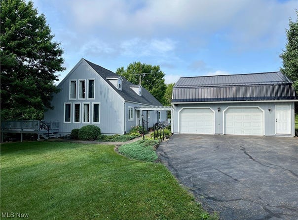 1368 B Andora Road NE, Carrollton, OH 44615