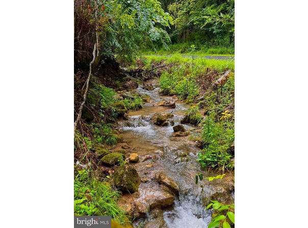 2563 DUMPLING RUN ROAD, MOOREFIELD, WV 26836