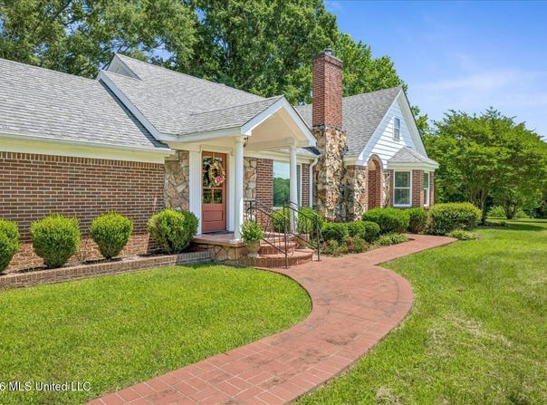 2304 Hwy 72, Lamar, MS 38642