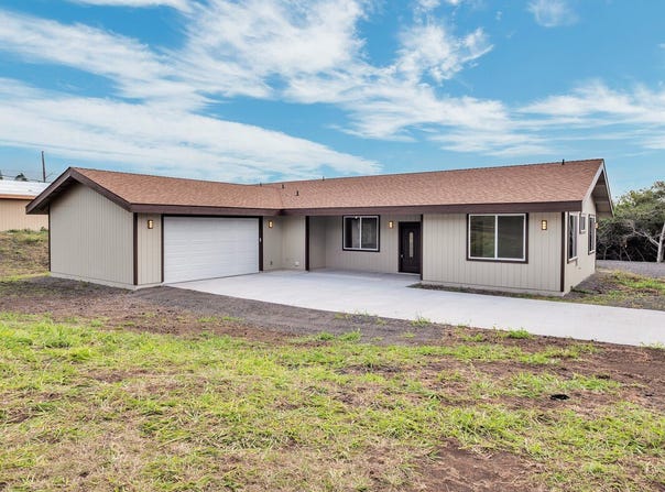 94-1679 KAULUA ST, Naalehu, HI 96772