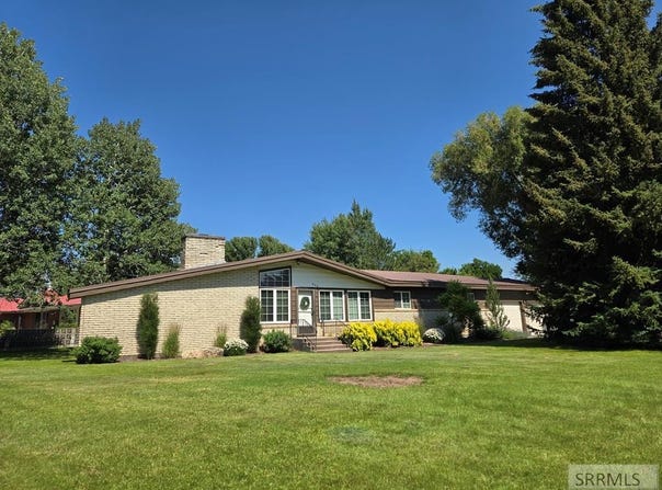 430 N 7th E, St Anthony, ID 83445