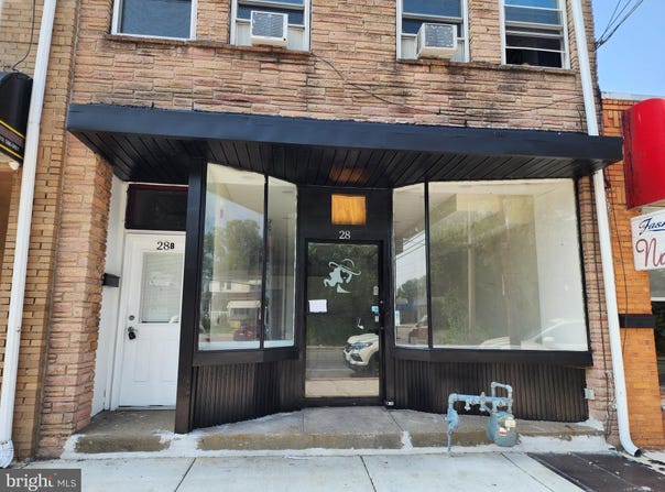 28 S MACDADE Boulevard, GLENOLDEN, PA 19036
