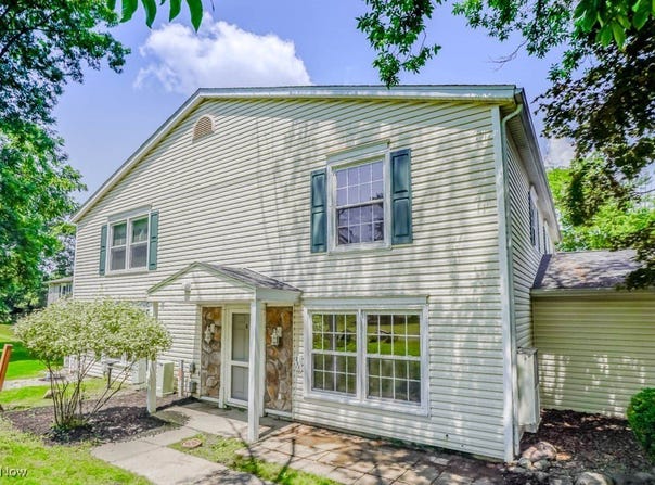 288 Canterbury Lane unit: C23, Medina, OH 44256