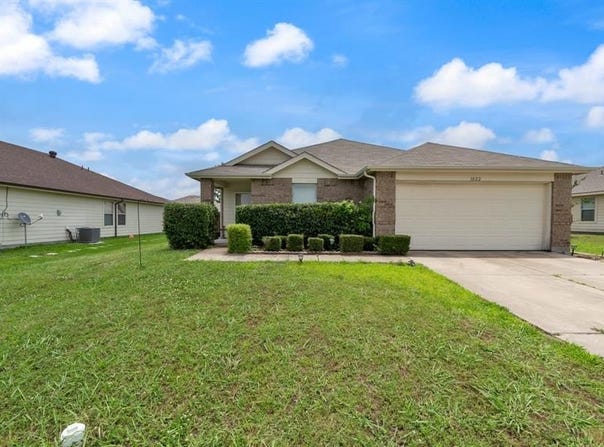 1822 Brookwood Drive, Terrell, TX 75160