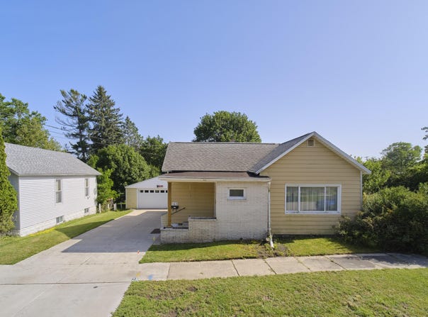 163 Van Buren Street, Manistee, MI 49660