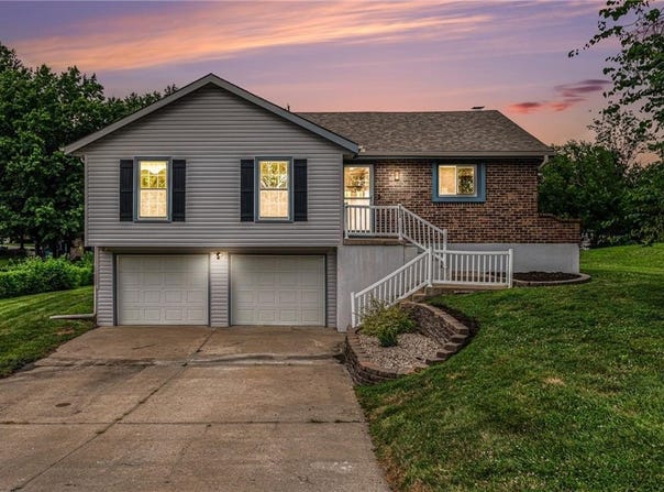 1612 NE 112th Terrace, Kansas City, MO 64155