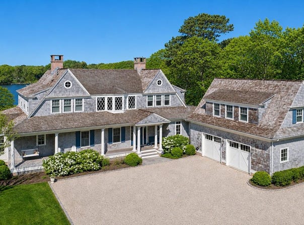 43 Old Main Road, Quogue, NY 11959