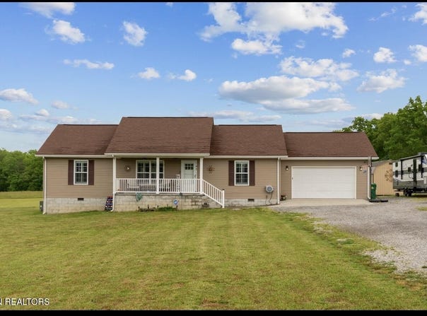 233 Georgee Rd, Jamestown, TN 38556
