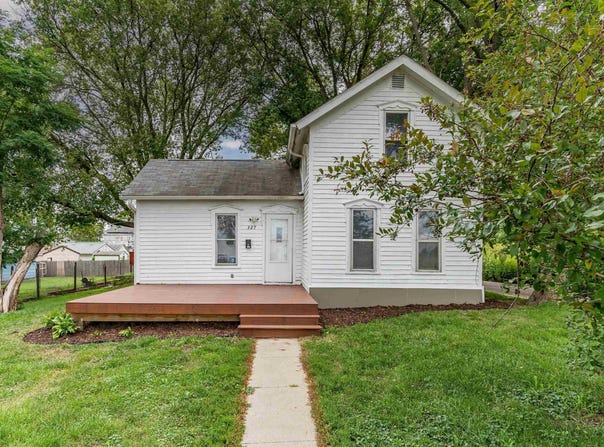 327 W 12Th Street, Waterloo, IA 50702