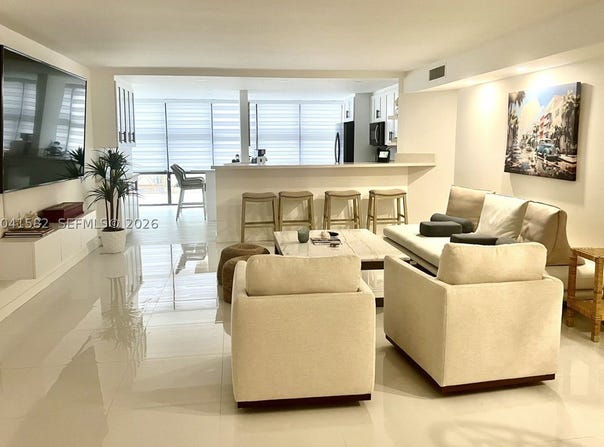 6423 Collins Ave, Miami Beach, FL 33141