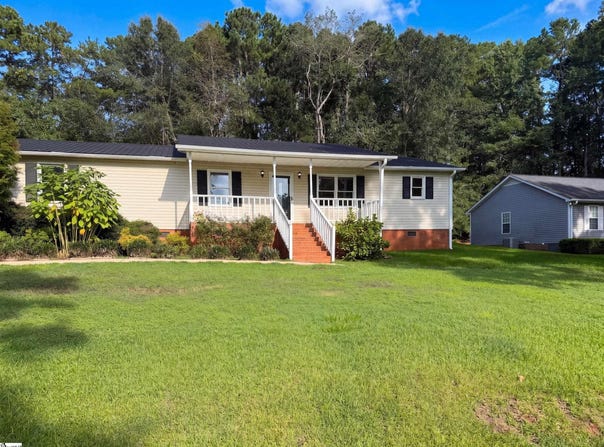 106 Hilltop Road, Laurens, SC 29360