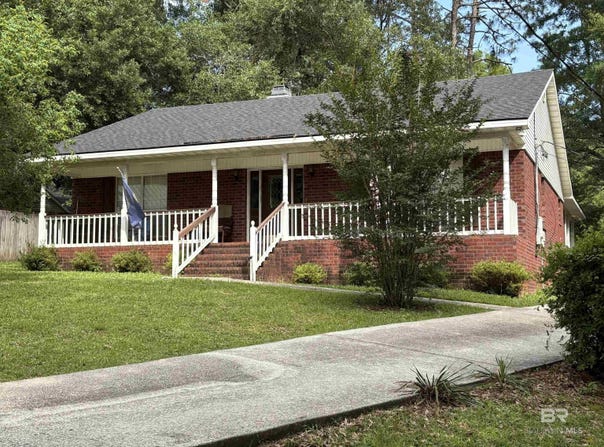 255 Maple Circle, Daphne, AL 36526