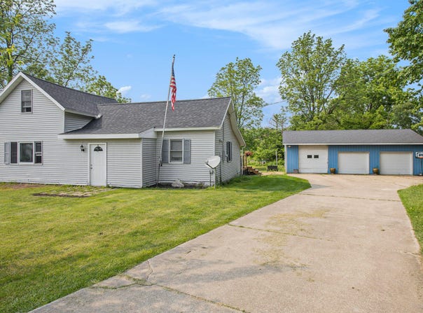 324 Cranson Road, Bronson, MI 49028