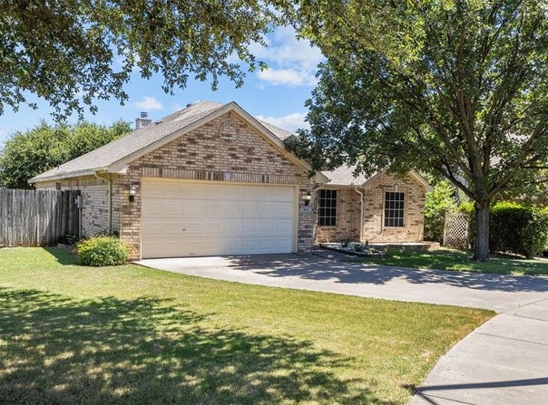 804 Tyler Court, Burleson, TX 76028