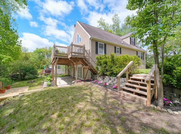 10771 Woodbrook Drive, Cement City, MI 49233