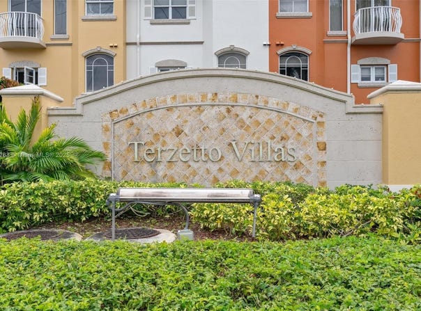 18408 NE 27th Ct, Aventura, FL 33160