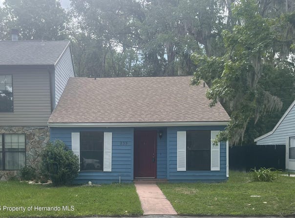 935 Village Drive, Brooksville, FL 34601