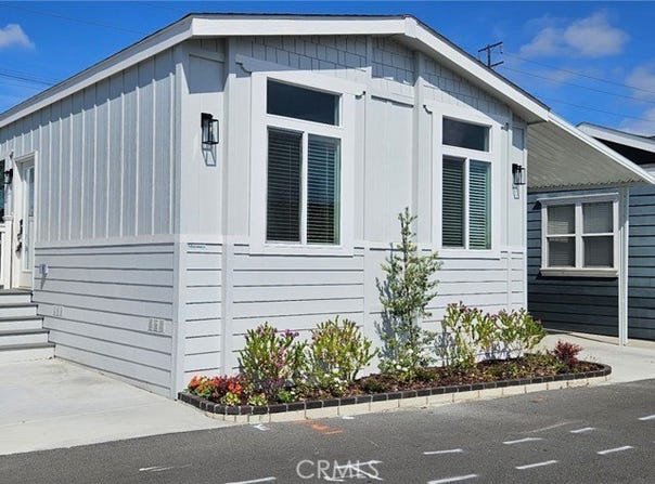 15621 Beach Boulevard, Westminster, CA 92683